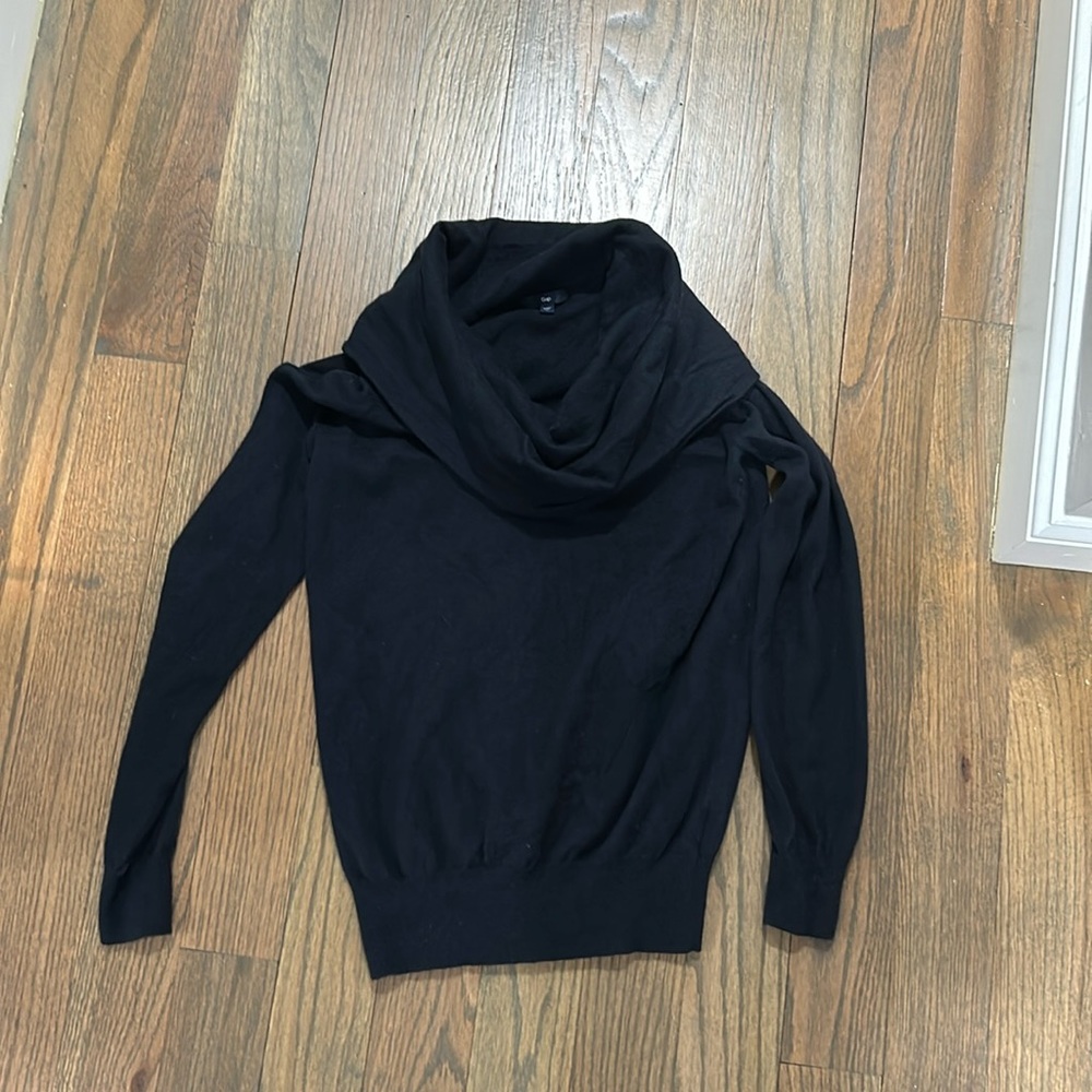 Navy blue gap, turtleneck, size small